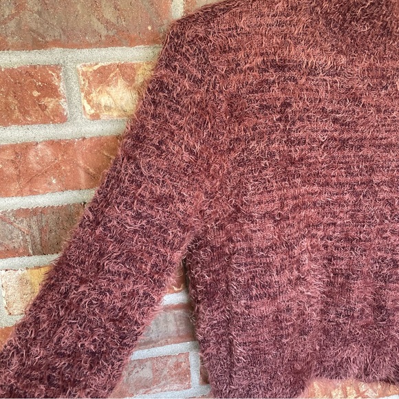 Express fuzzy crop top sweater - Picture 4 of 5